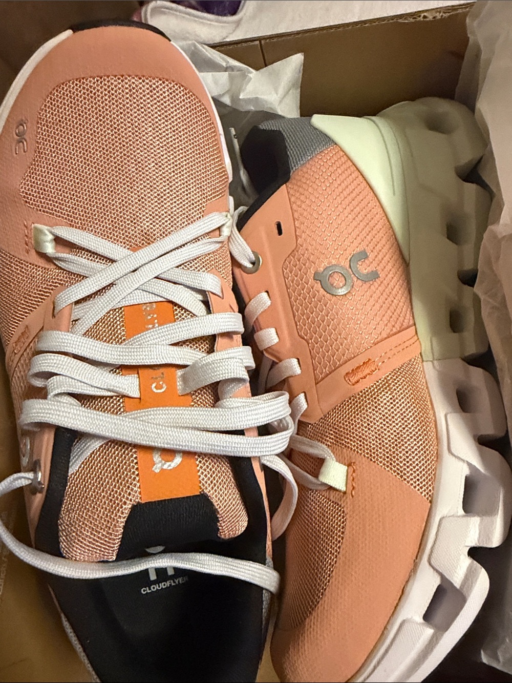 On Running Women’s Athletic Sneakers in Peach and White. NWOT